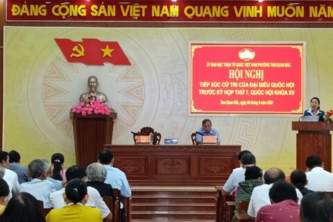 Phó trưởng Đoàn ĐBQH tỉnh Lý Tiết Hạnh tiếp xúc cử tri phường Tam Quan Bắc