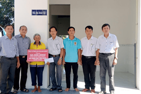 Ủy ban MTTQ Việt Nam phường Tam Quan Bắc  trao Nhà “Đại đoàn kết” cho hộ cận nghèo năm 2025